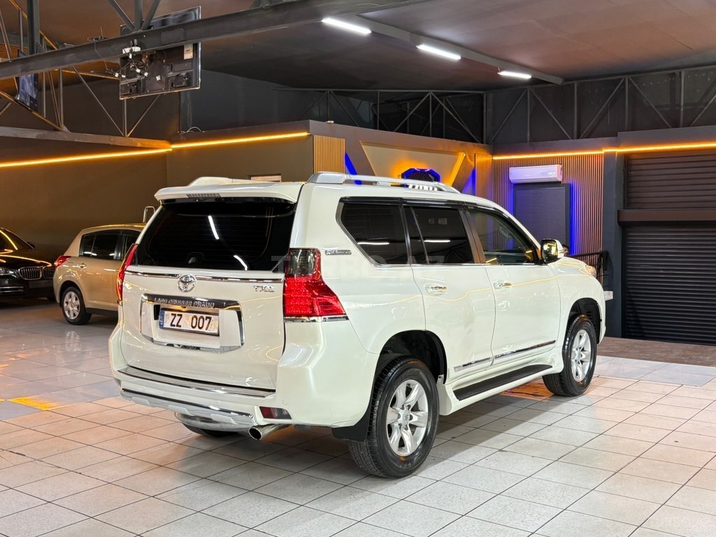 Toyota Land Cruiser Prado