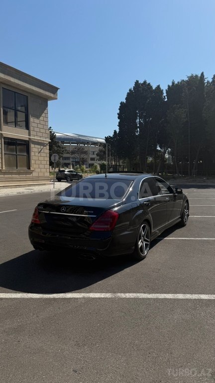 Mercedes S 63 AMG
