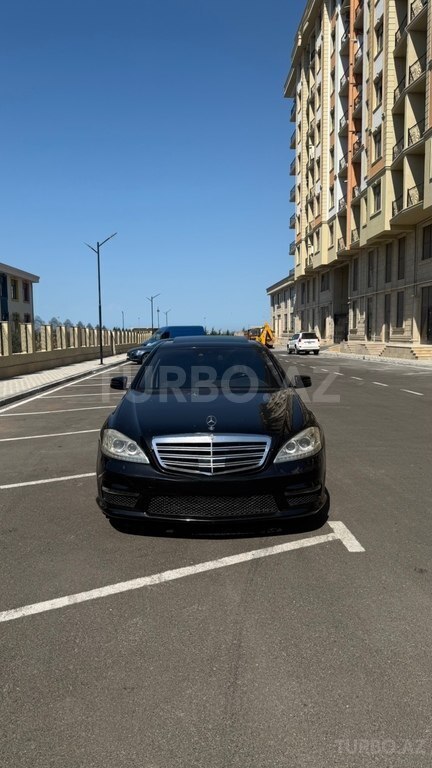Mercedes S 63 AMG