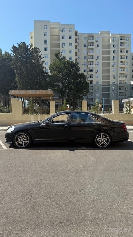 Mercedes S 63 AMG