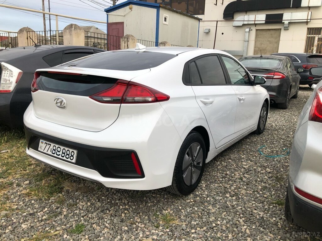 Hyundai IONIQ
