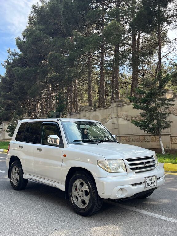Mitsubishi Pajero io