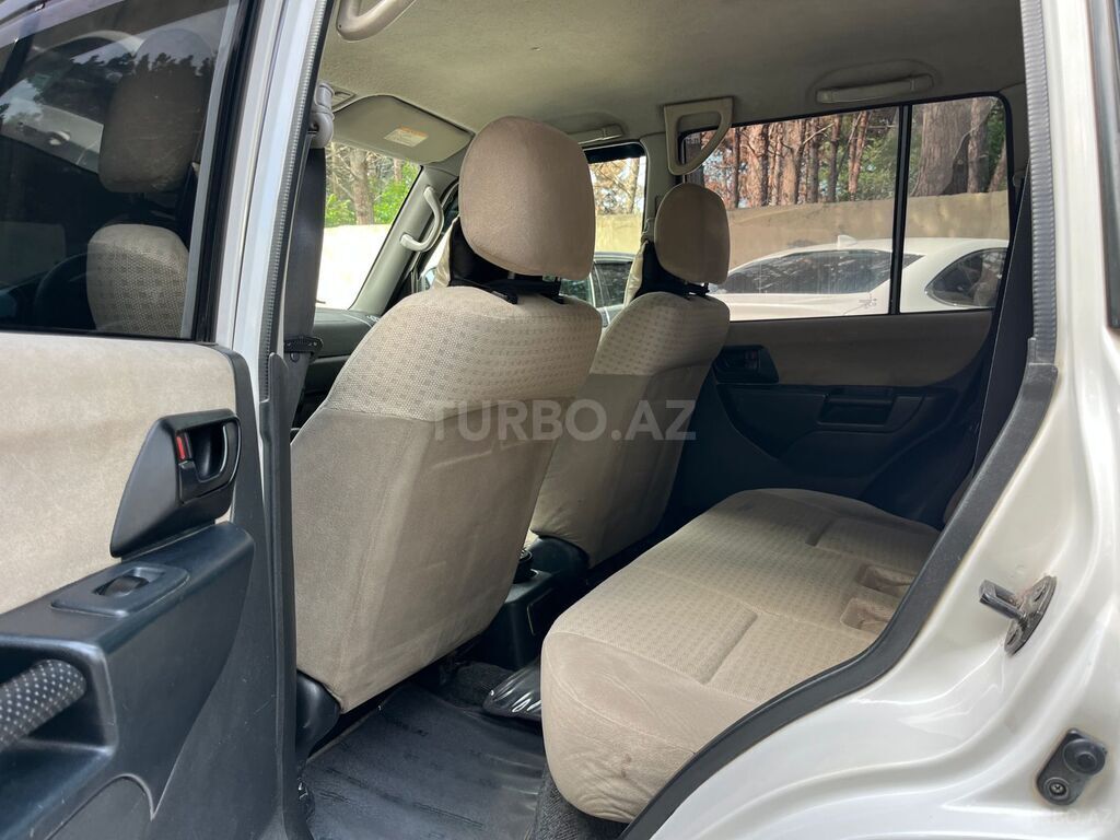 Mitsubishi Pajero io