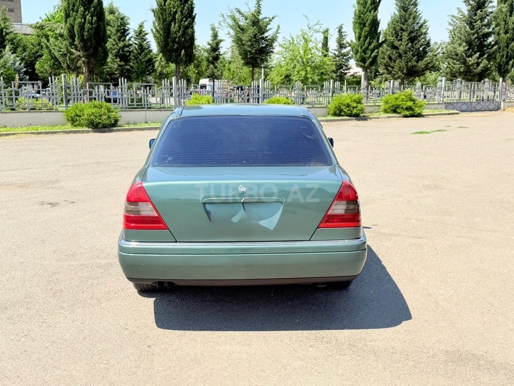 Mercedes C 220