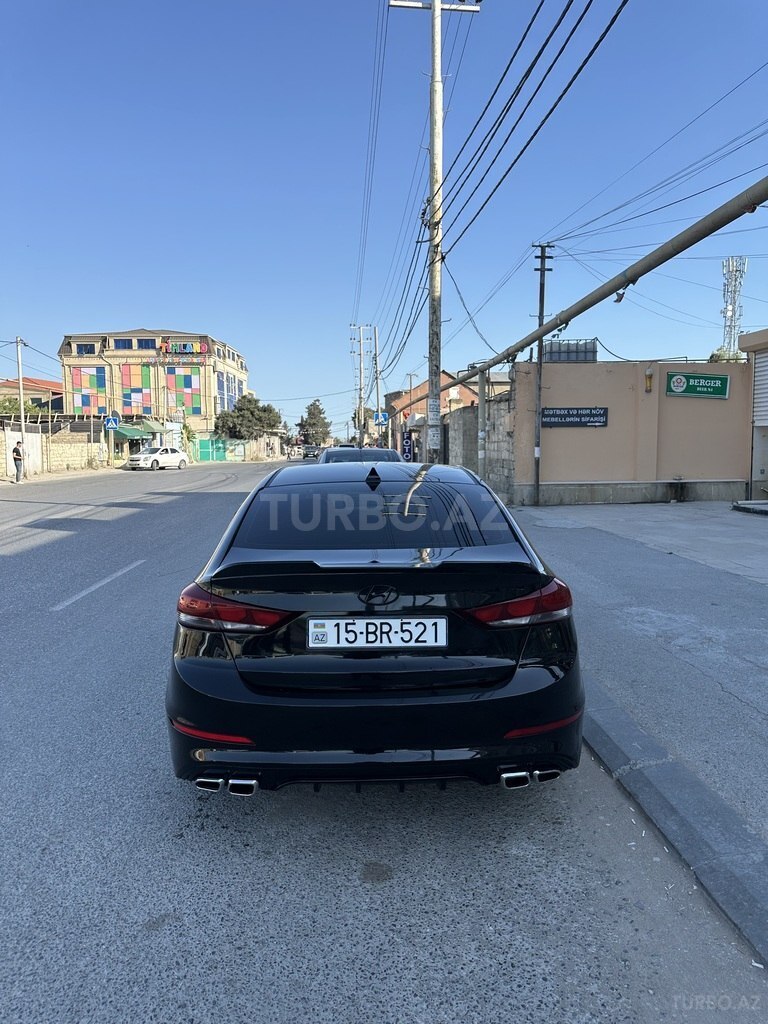 Hyundai Elantra