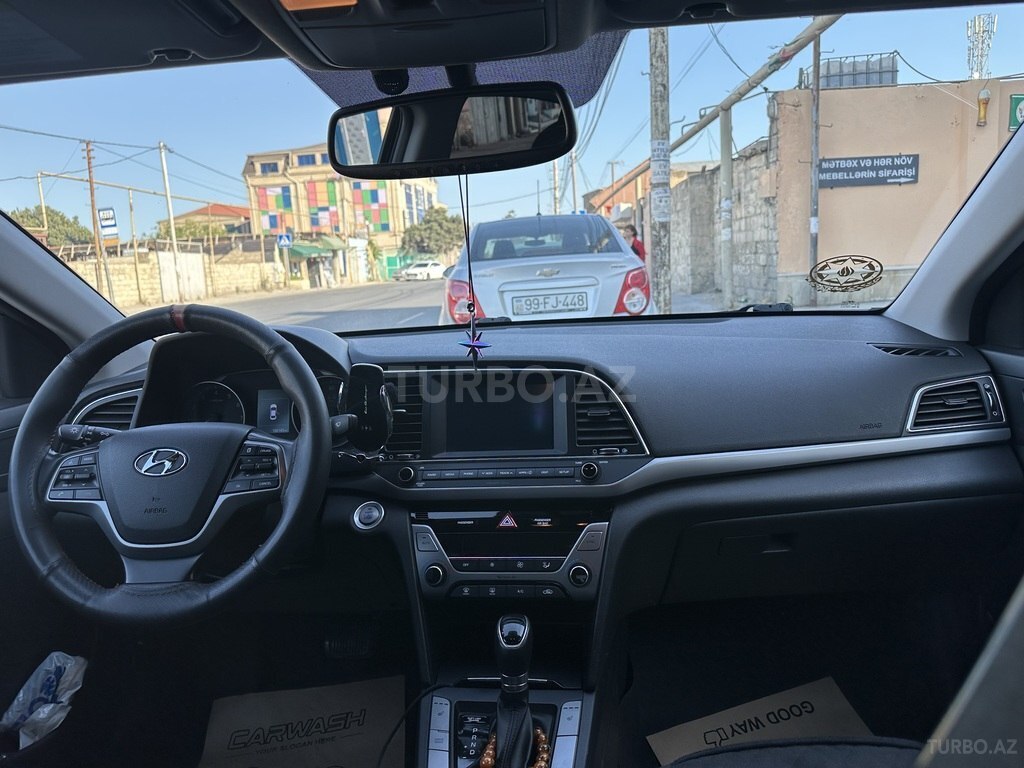 Hyundai Elantra