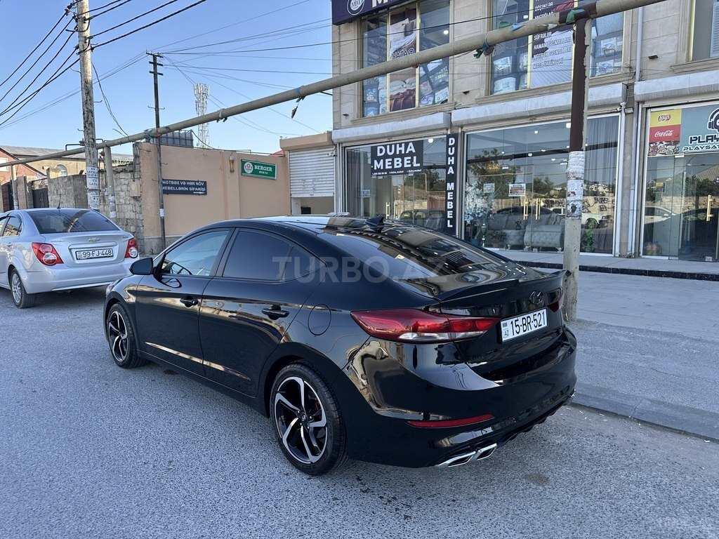 Hyundai Elantra