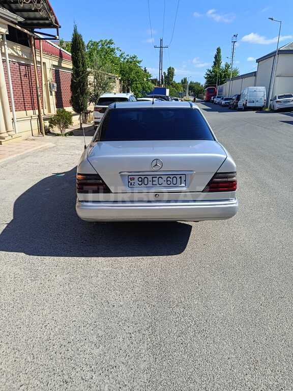Mercedes 300 D