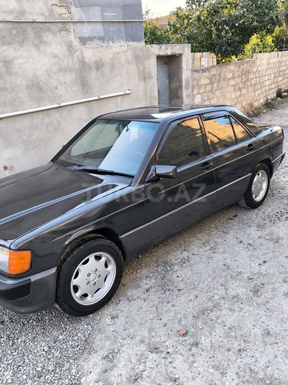 Mercedes 190