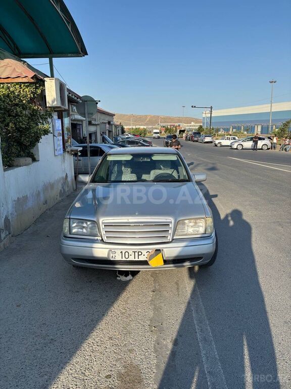 Mercedes C 180