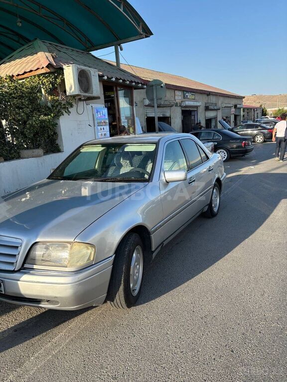 Mercedes C 180