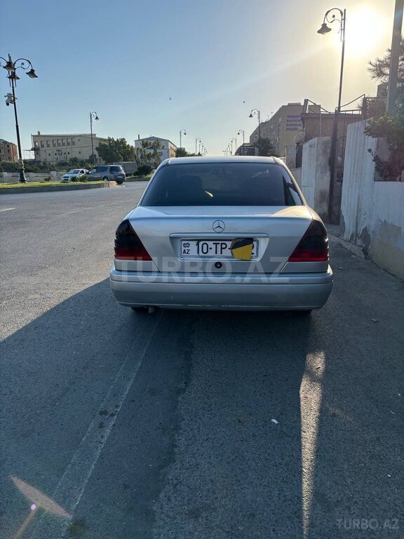 Mercedes C 180
