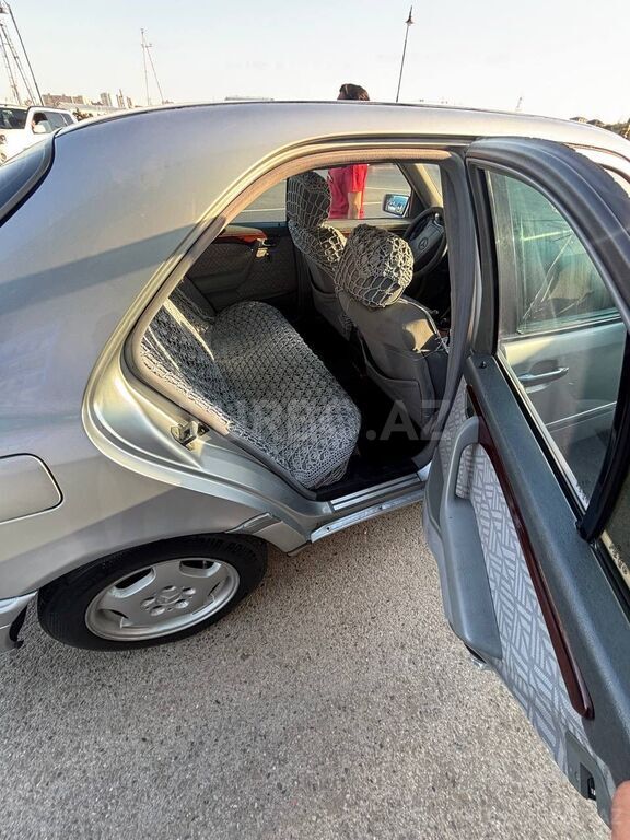 Mercedes C 180