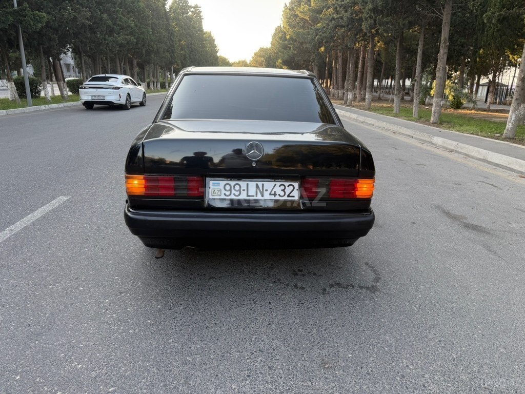Mercedes 190