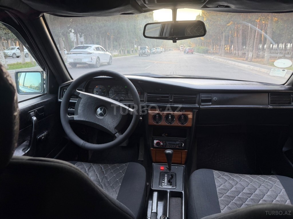 Mercedes 190