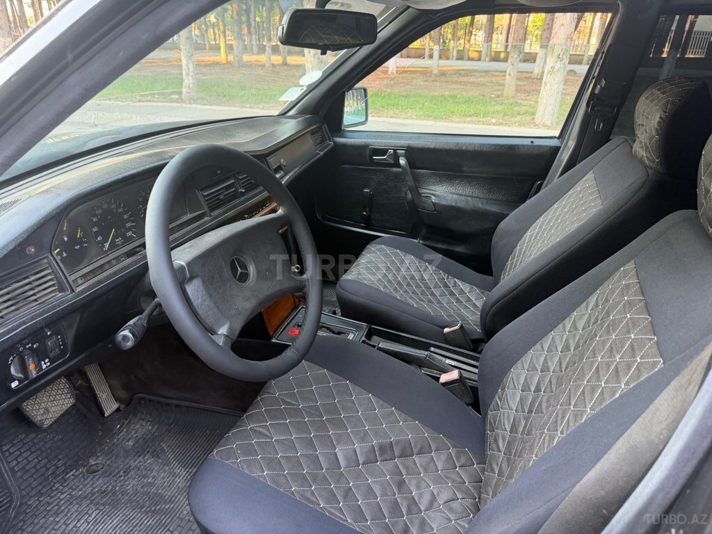 Mercedes 190