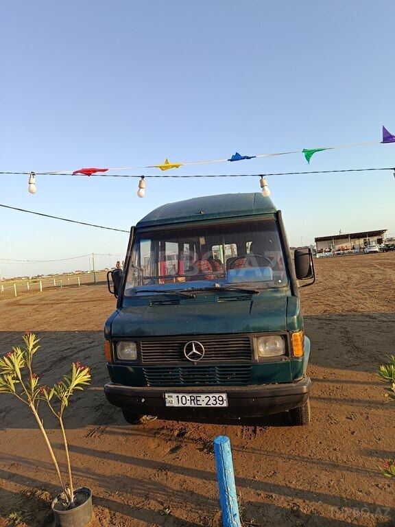Mercedes 208 D
