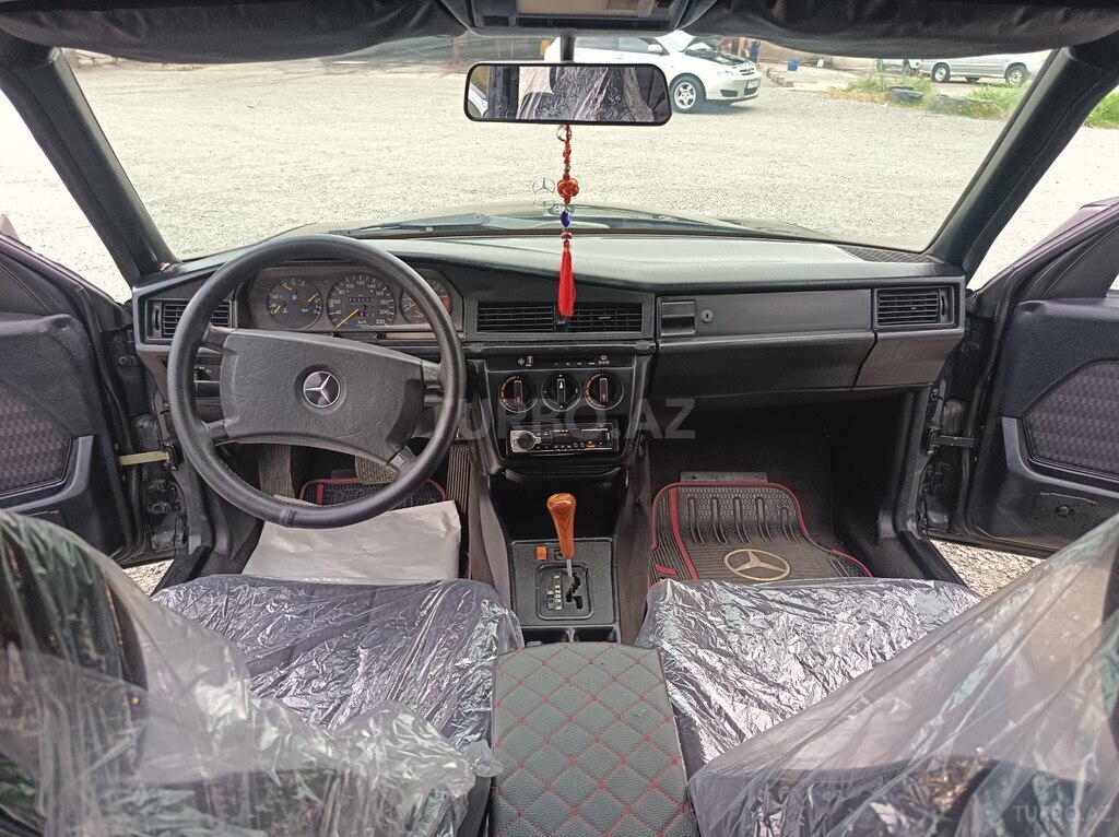 Mercedes 190