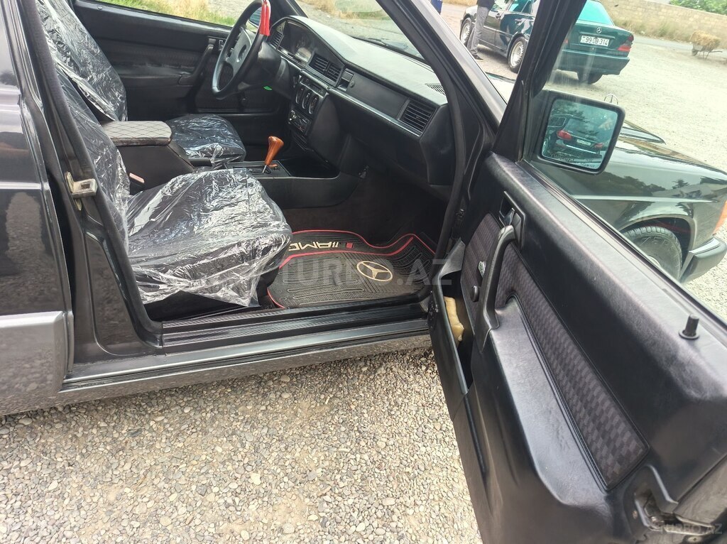 Mercedes 190