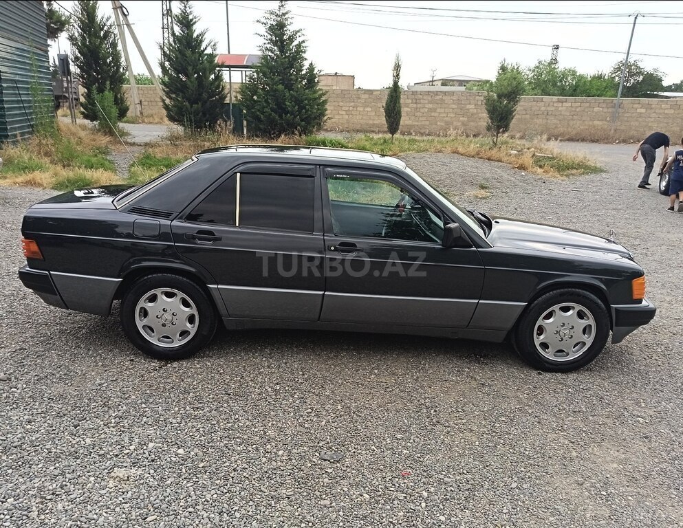Mercedes 190