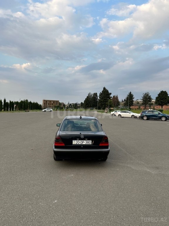 Mercedes C 180