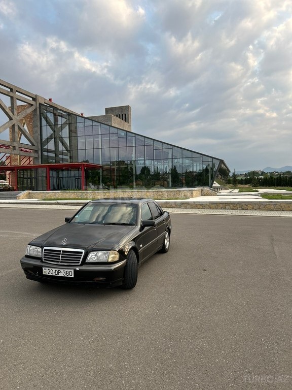 Mercedes C 180