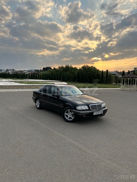 Mercedes C 180