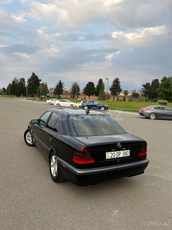 Mercedes C 180
