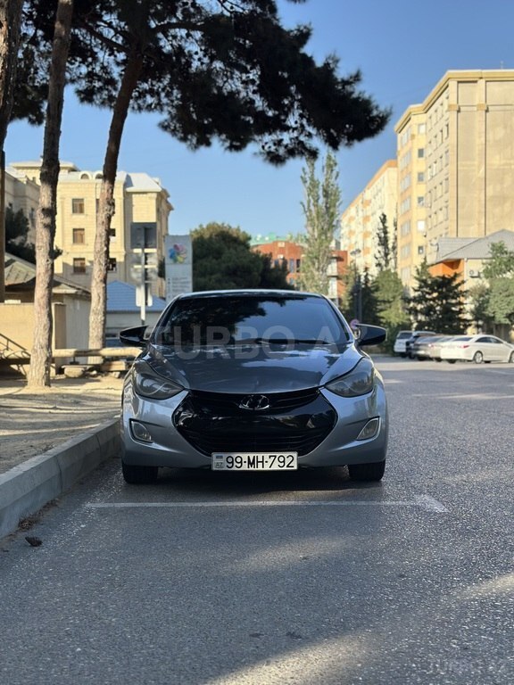 Hyundai Elantra