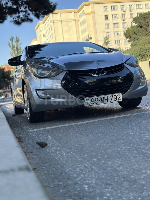 Hyundai Elantra