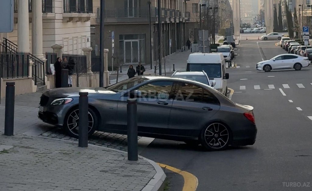 Mercedes C 300