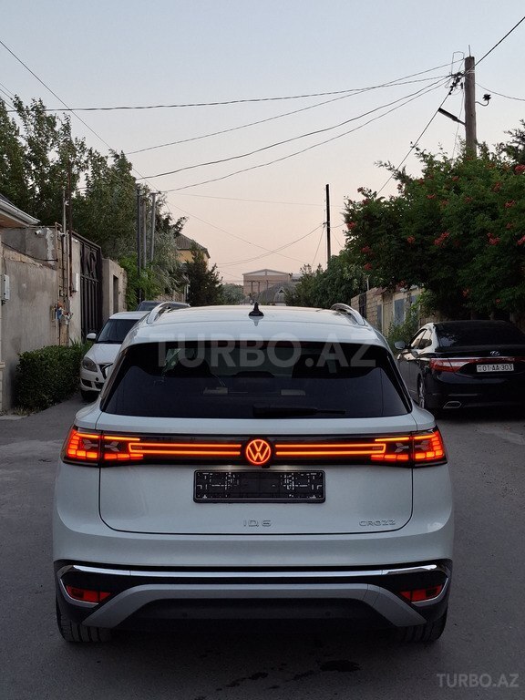 Volkswagen ID.6 Crozz