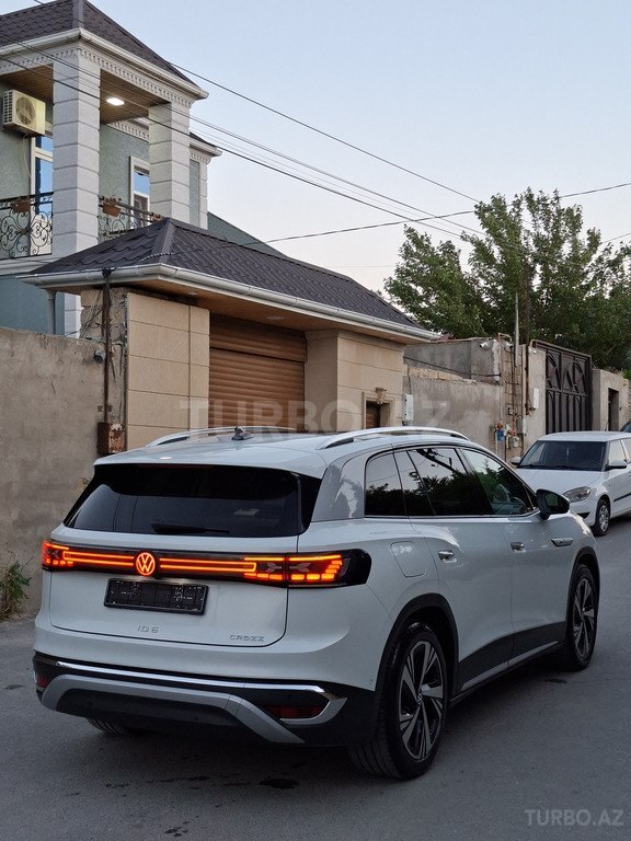Volkswagen ID.6 Crozz