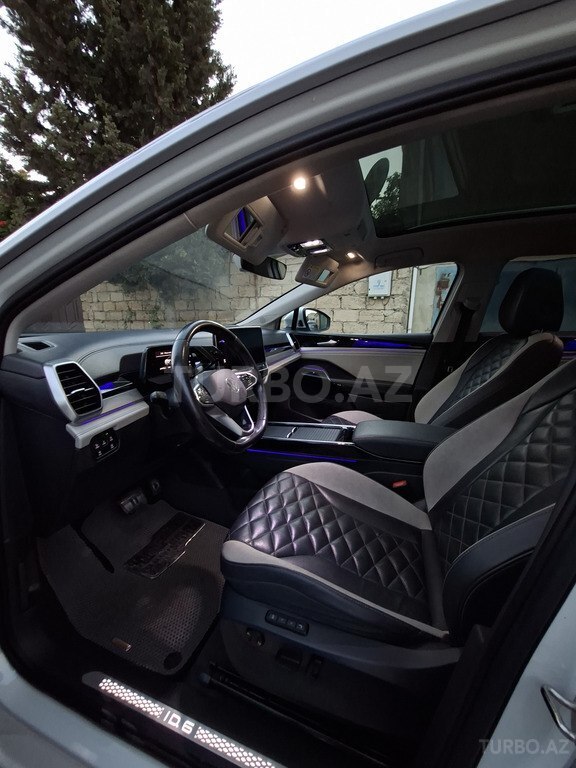 Volkswagen ID.6 Crozz