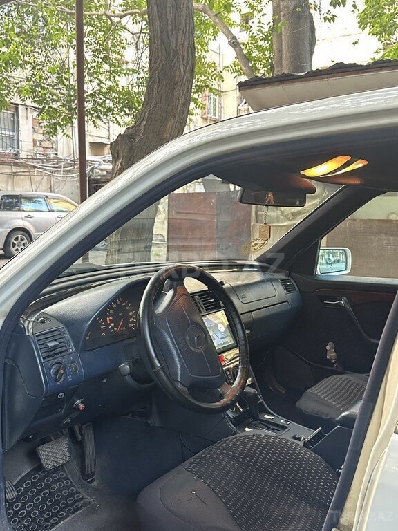 Mercedes C 220
