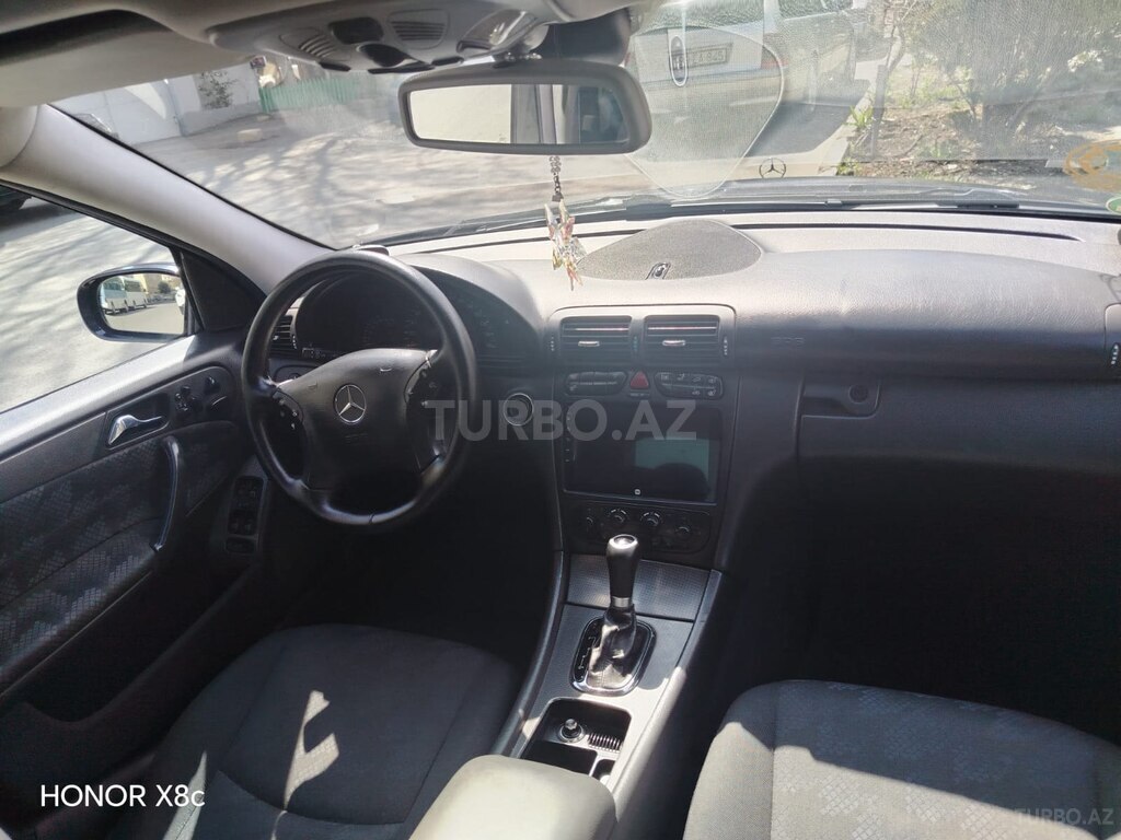 Mercedes C 240
