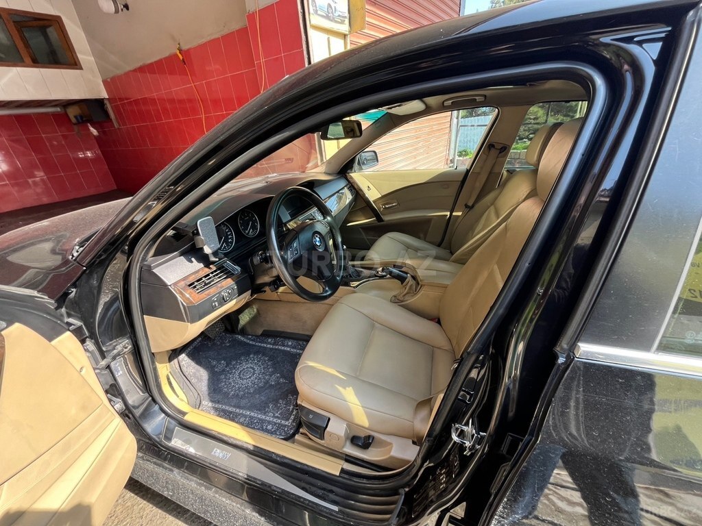 BMW 530