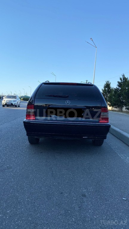 Mercedes C 200