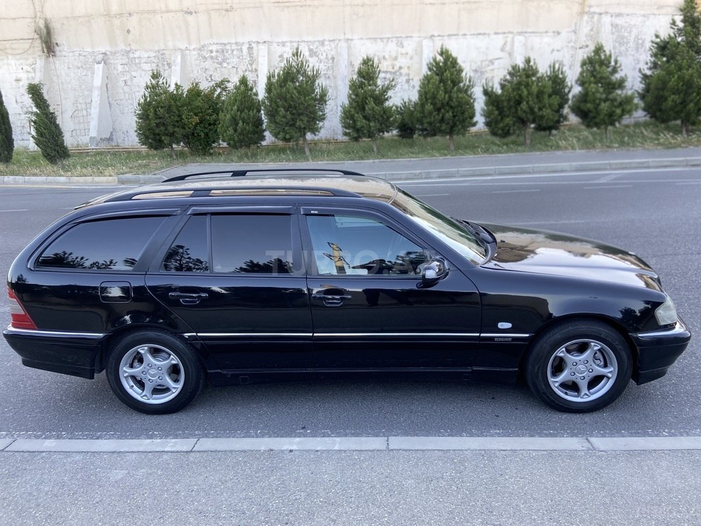 Mercedes C 200