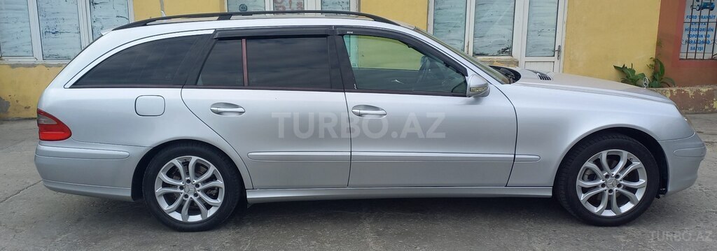 Mercedes E 220