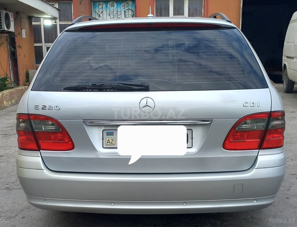 Mercedes E 220