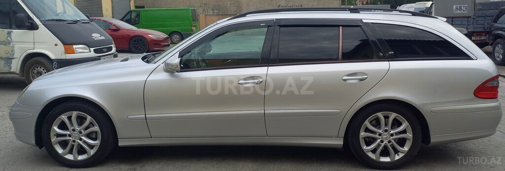Mercedes E 220