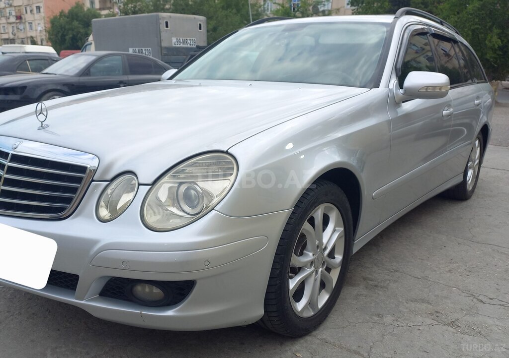Mercedes E 220
