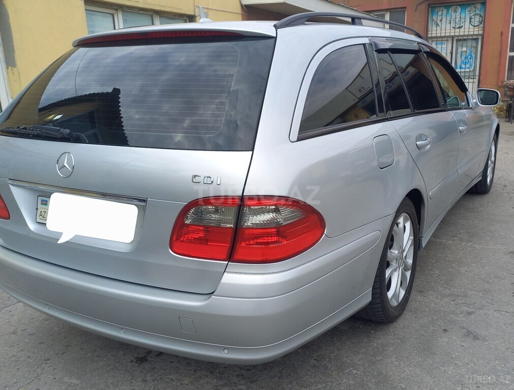 Mercedes E 220