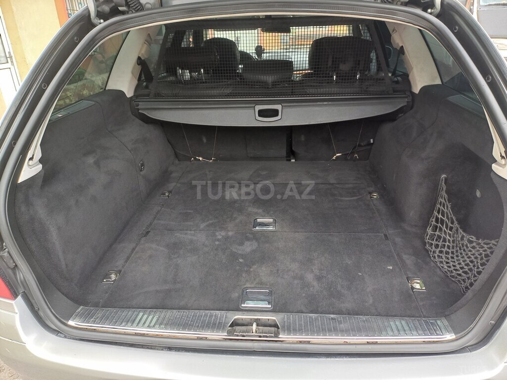 Mercedes E 220