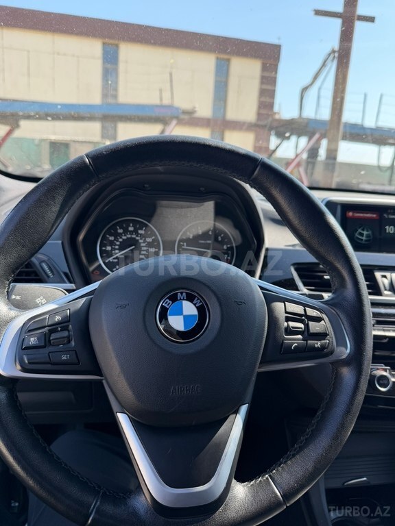 BMW X1
