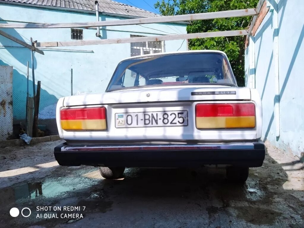 LADA (VAZ) 2107