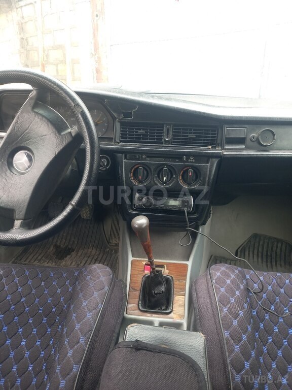 Mercedes 190