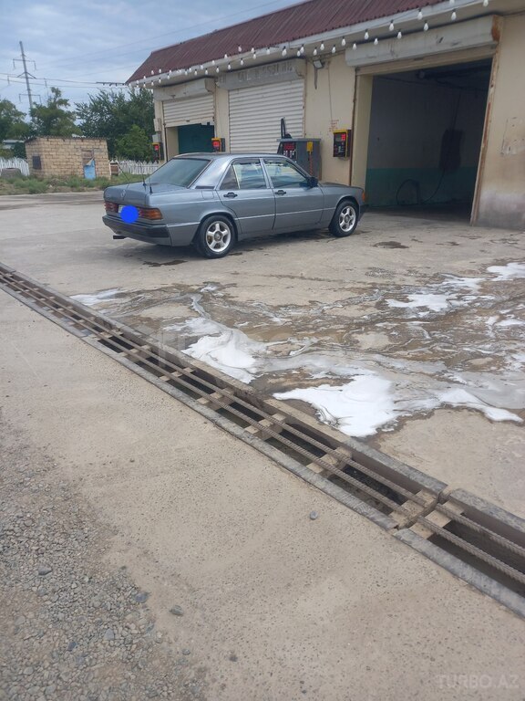 Mercedes 190
