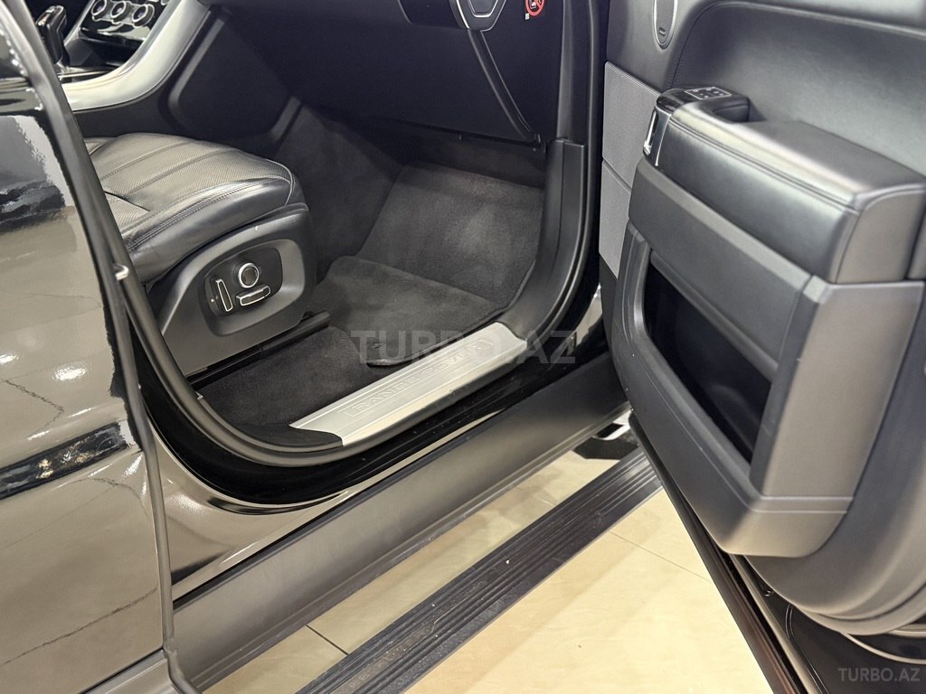 Land Rover RR Sport